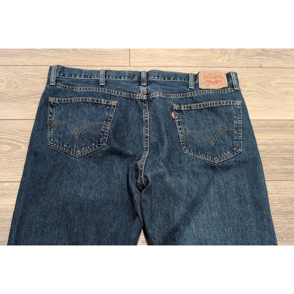 LEVI'S 505 MEN'S BLUE JEANS Regular Straight  in Size 42X32 Dark Wash EUC